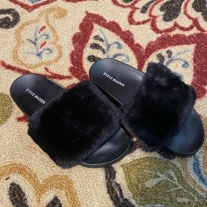 Steve Madden fur slide